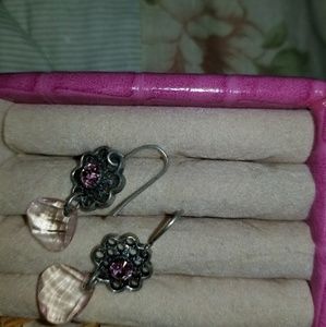 Dangle earrings w pink crystal stone